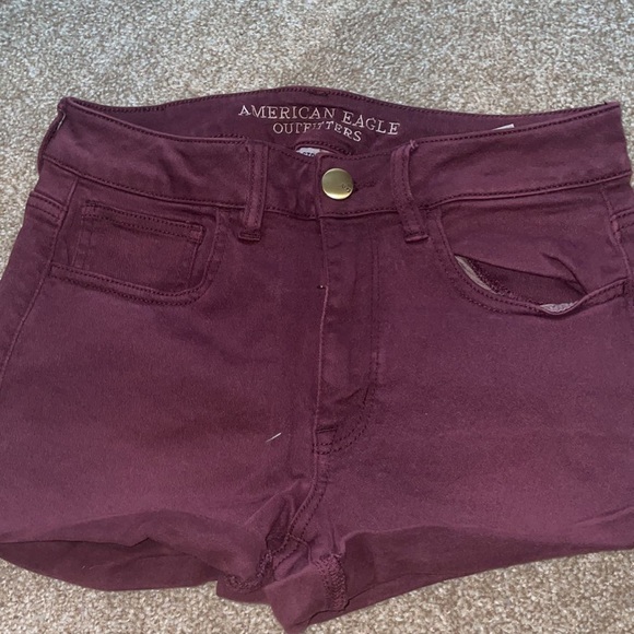 SUPER comfy and stretchy Burgundy shorts - Picture 1 of 3